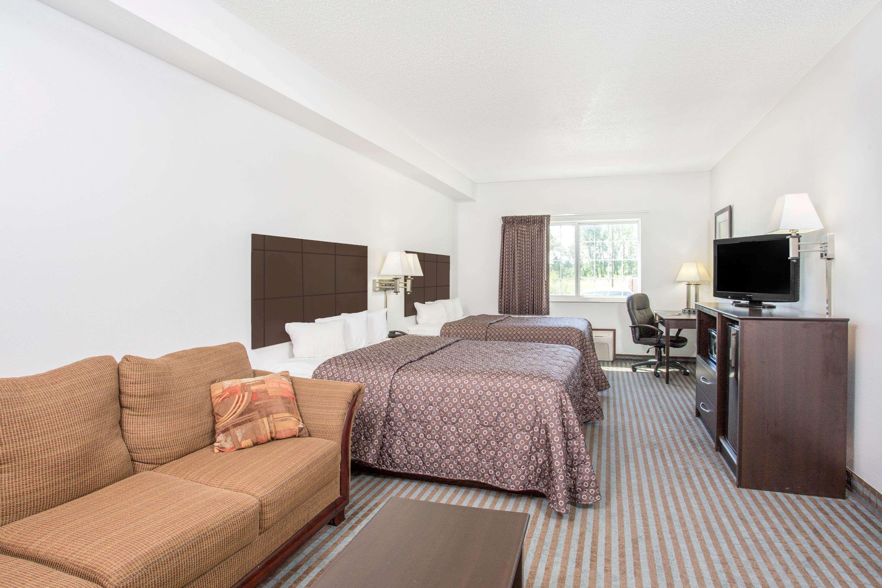 Super 8 By Wyndham Cedar Falls Bagian luar foto